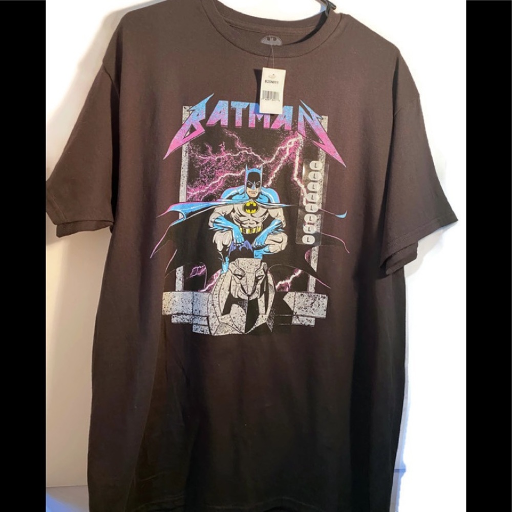 BATMAN Graphic T-Shirt..Size:( Large)